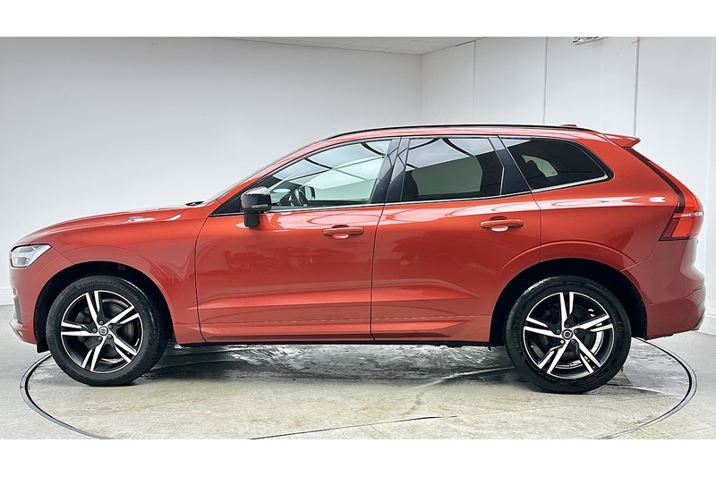 Volvo XC60 B4 MHEV R-Design - U76