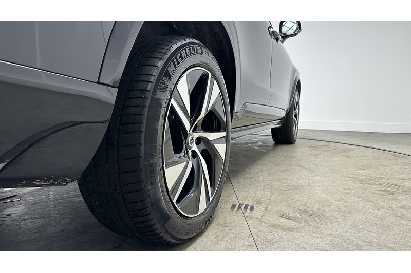 Volvo XC90 h T8 Twin Engine R-Design - U790