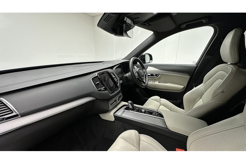 Volvo XC90 h T8 Twin Engine R-Design - U790