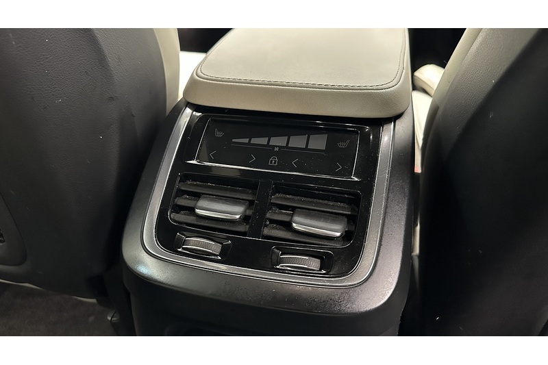 Volvo XC90 h T8 Twin Engine R-Design - U790