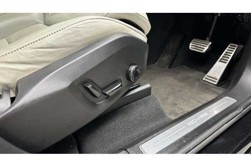 Volvo XC90 h T8 Twin Engine R-Design - U790