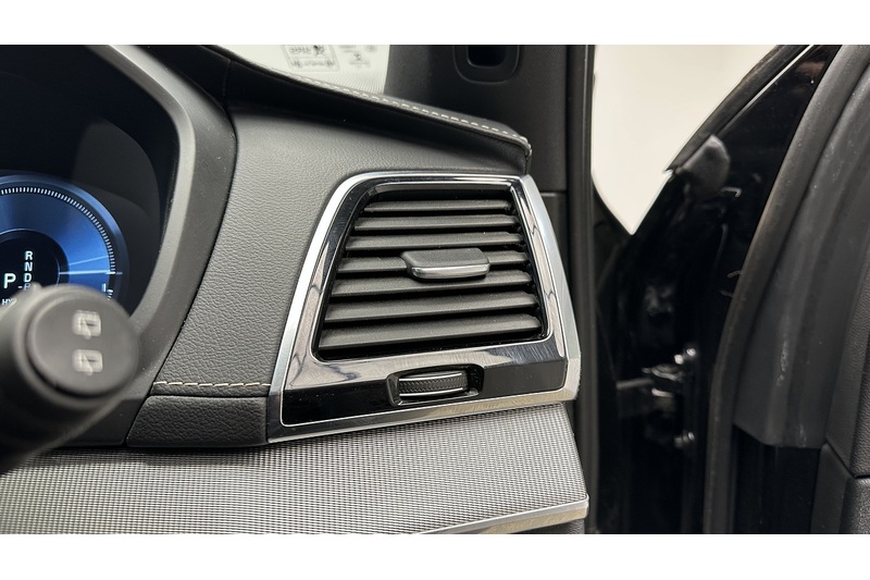 Volvo XC90 h T8 Twin Engine R-Design - U790