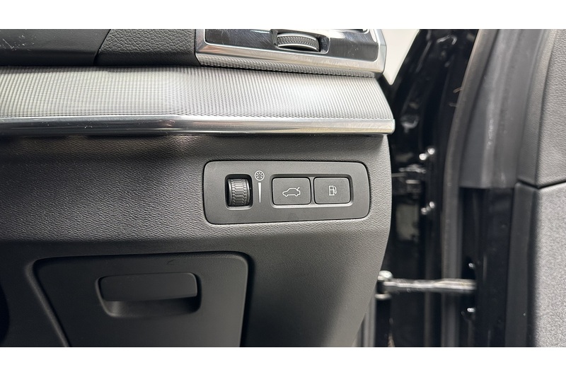 Volvo XC90 h T8 Twin Engine R-Design - U790