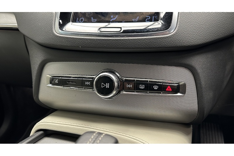 Volvo XC90 h T8 Twin Engine R-Design - U790