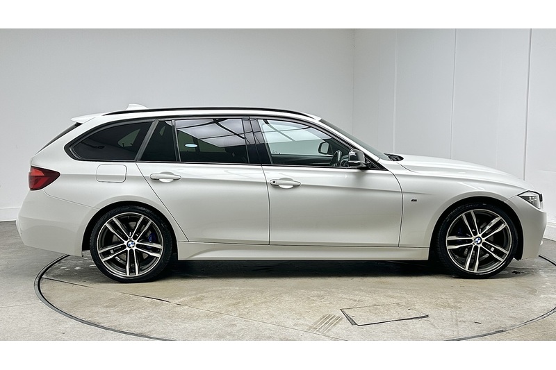 BMW 3 Series 2.0 320i M Sport Shadow Edition Touring 5dr Petrol Auto Euro 6 (s/s) (184 ps) - U864