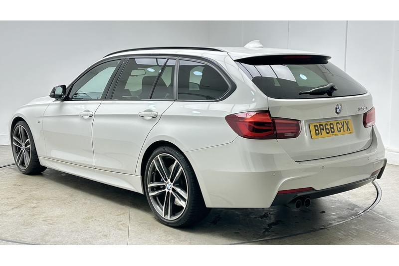 BMW 3 Series 2.0 320i M Sport Shadow Edition Touring 5dr Petrol Auto Euro 6 (s/s) (184 ps) - U864