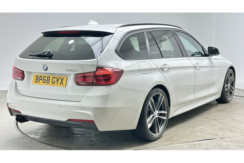 BMW 3 Series 2.0 320i M Sport Shadow Edition Touring 5dr Petrol Auto Euro 6 (s/s) (184 ps) - U864