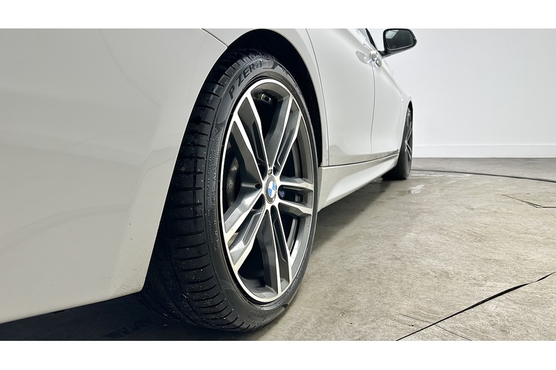 BMW 3 Series 2.0 320i M Sport Shadow Edition Touring 5dr Petrol Auto Euro 6 (s/s) (184 ps) - U864