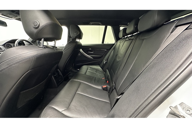 BMW 3 Series 2.0 320i M Sport Shadow Edition Touring 5dr Petrol Auto Euro 6 (s/s) (184 ps) - U864