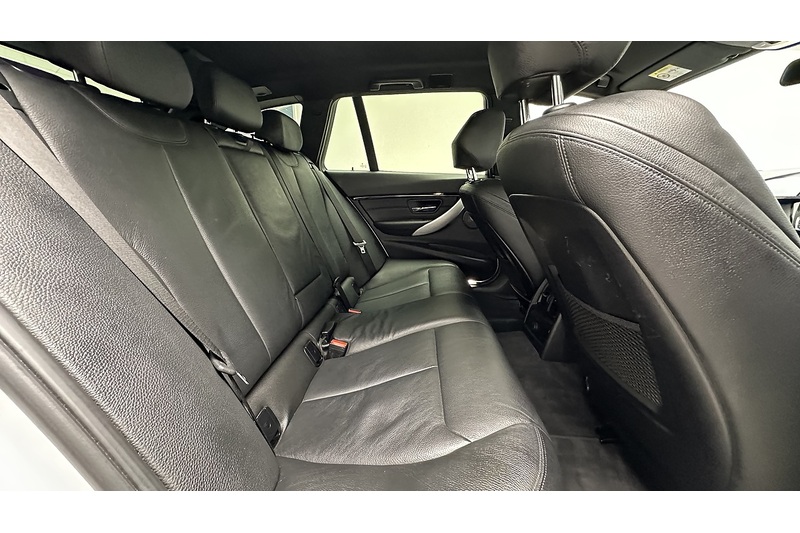 BMW 3 Series 2.0 320i M Sport Shadow Edition Touring 5dr Petrol Auto Euro 6 (s/s) (184 ps) - U864