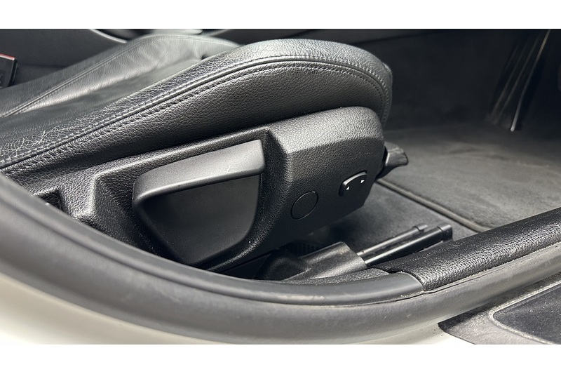 BMW 3 Series 2.0 320i M Sport Shadow Edition Touring 5dr Petrol Auto Euro 6 (s/s) (184 ps) - U864