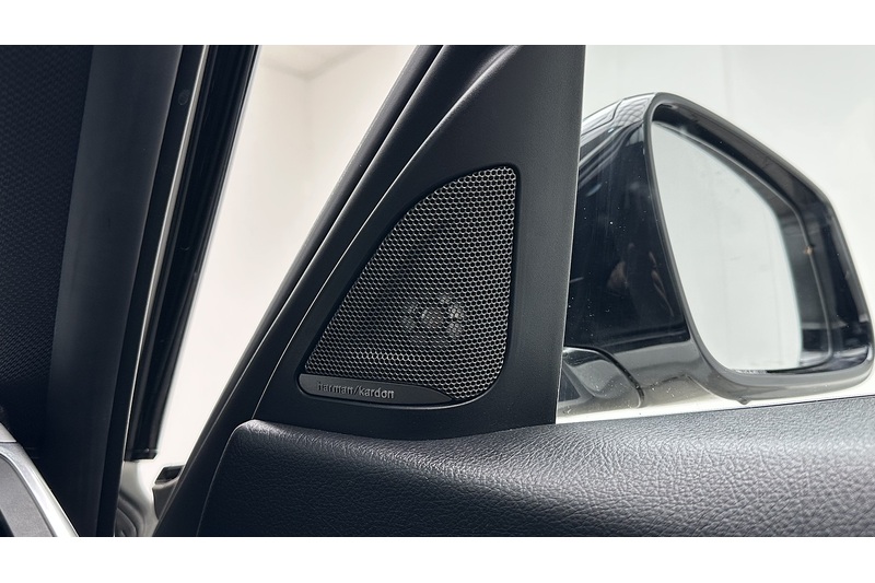 BMW 3 Series 2.0 320i M Sport Shadow Edition Touring 5dr Petrol Auto Euro 6 (s/s) (184 ps) - U864