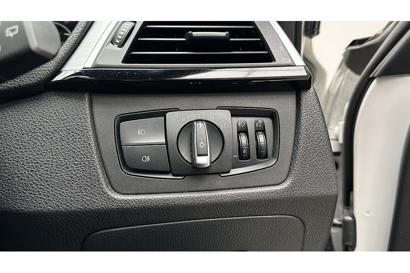 BMW 3 Series 2.0 320i M Sport Shadow Edition Touring 5dr Petrol Auto Euro 6 (s/s) (184 ps) - U864