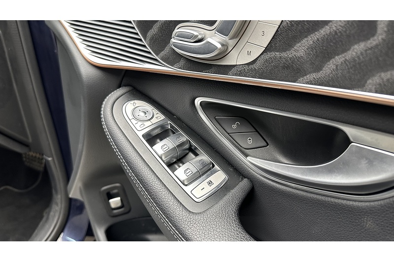 Mercedes-Benz EQC Eqc 400 4Matic Amg Line Premium Plus 0.0 5dr Estate Automatic Electric - U894