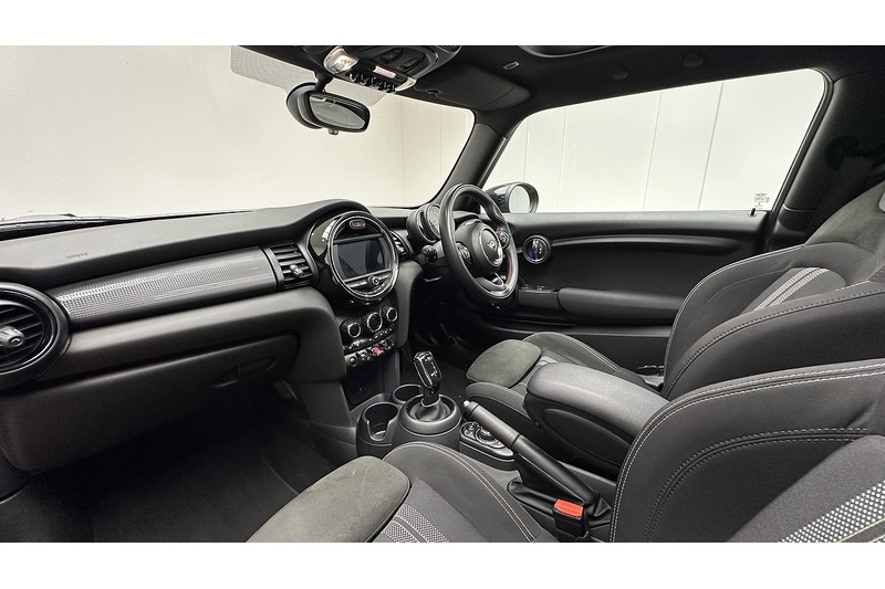 MINI Hatch Cooper Sport - U960