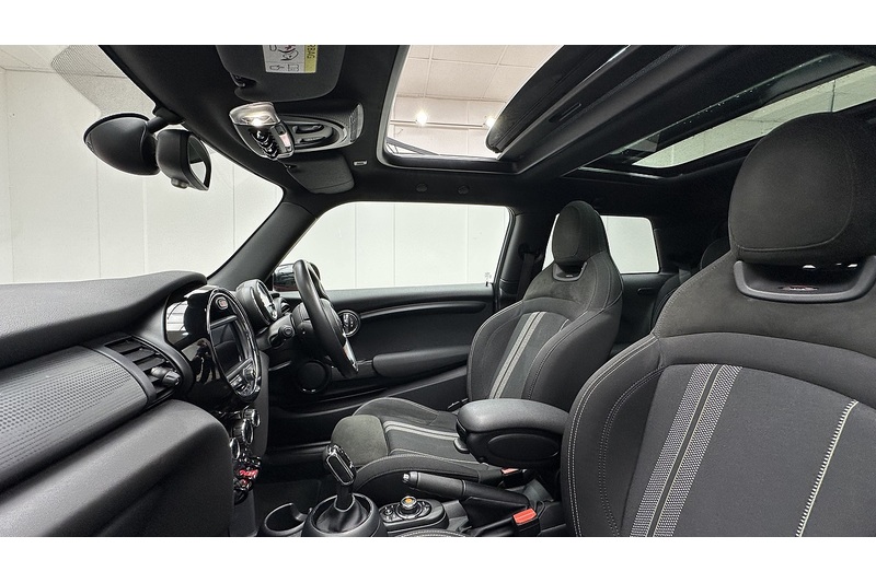 MINI Hatch Cooper Sport - U960