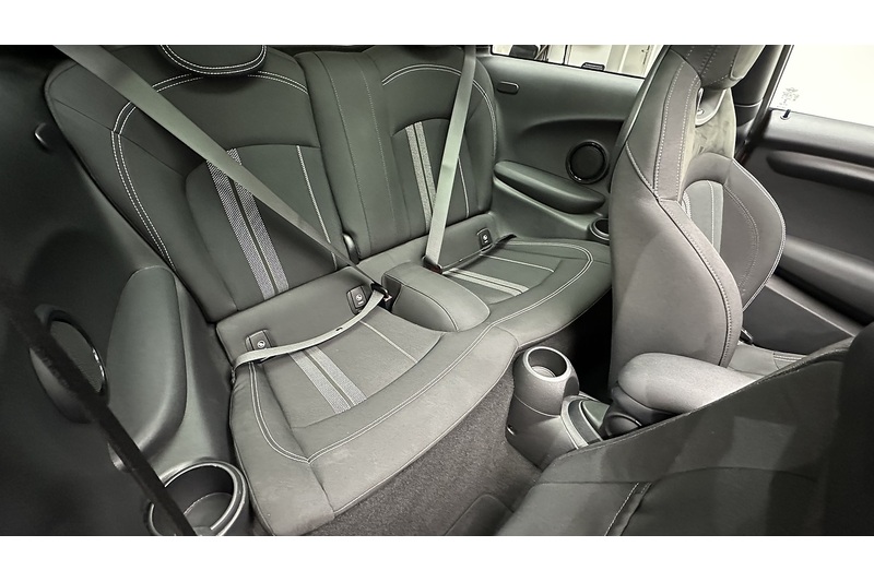 MINI Hatch Cooper Sport - U960