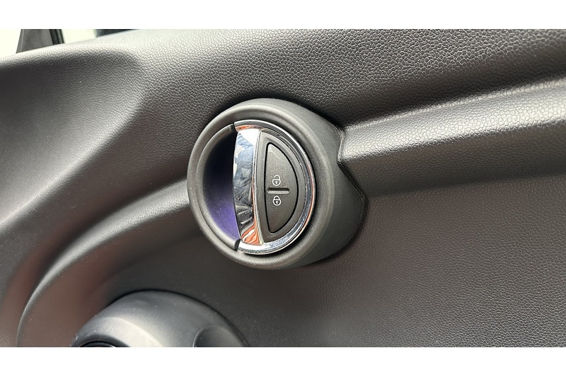 MINI Hatch Cooper Sport - U960