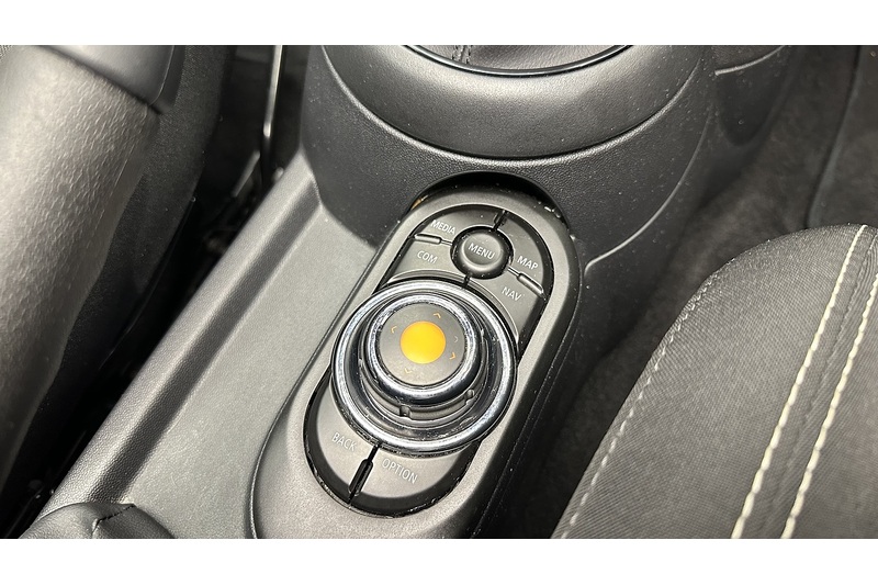 MINI Hatch Cooper Sport - U960