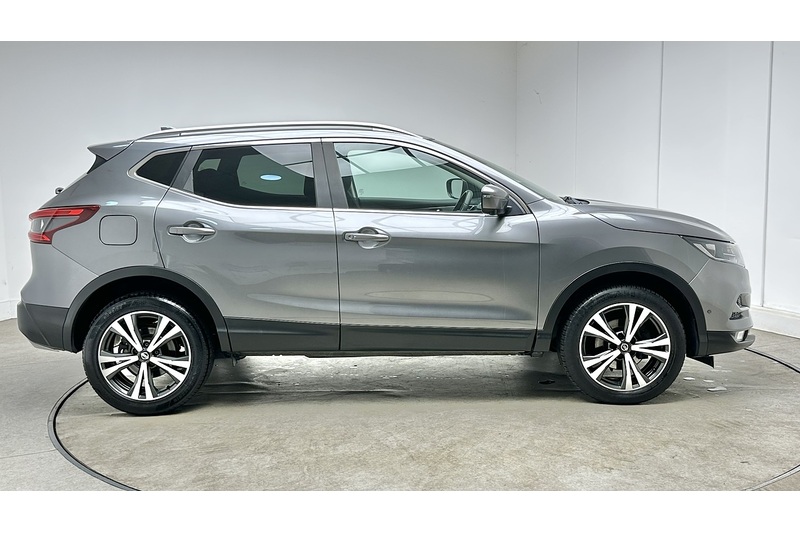 Nissan Qashqai 1.3 DIG-T N-Connecta - U968