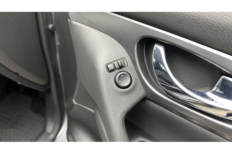 Nissan Qashqai 1.3 DIG-T N-Connecta - U968