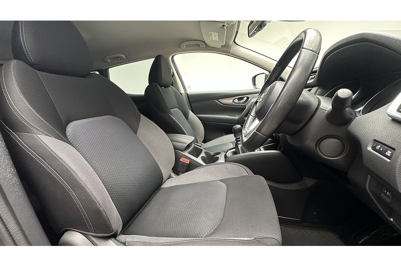 Nissan Qashqai 1.3 DIG-T N-Connecta - U968