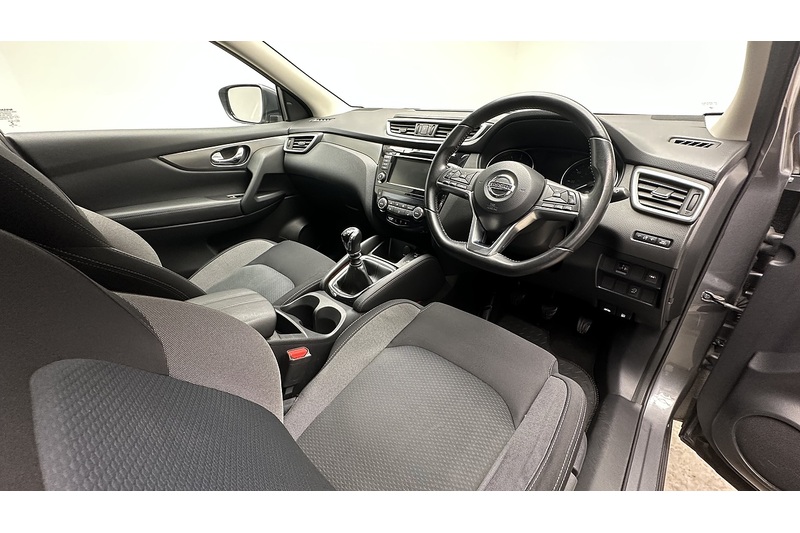 Nissan Qashqai 1.3 DIG-T N-Connecta - U968