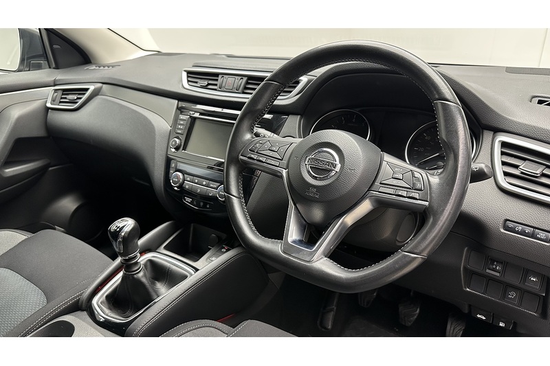 Nissan Qashqai 1.3 DIG-T N-Connecta - U968