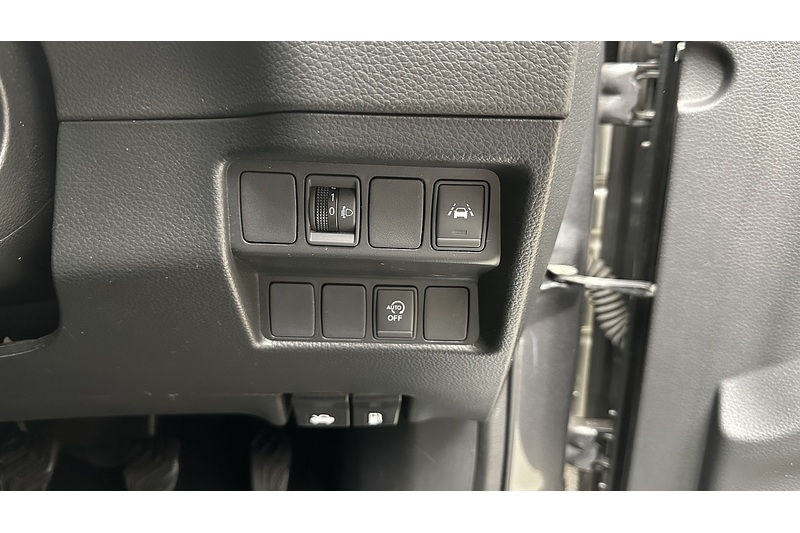 Nissan Qashqai 1.3 DIG-T N-Connecta - U968