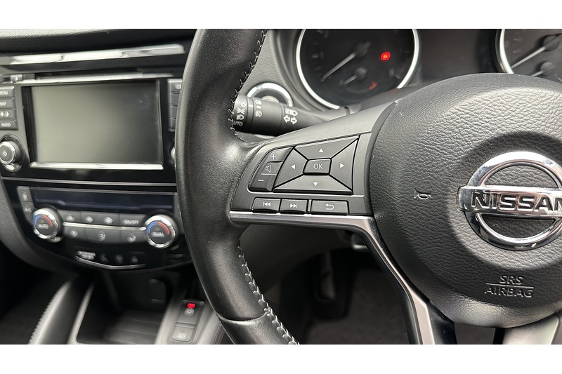 Nissan Qashqai 1.3 DIG-T N-Connecta - U968