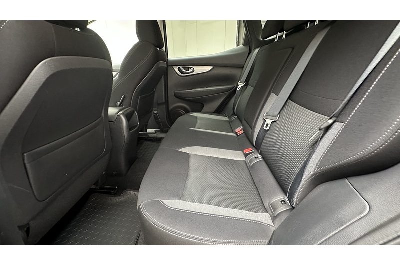 Nissan Qashqai 1.3 DIG-T N-Connecta - U968