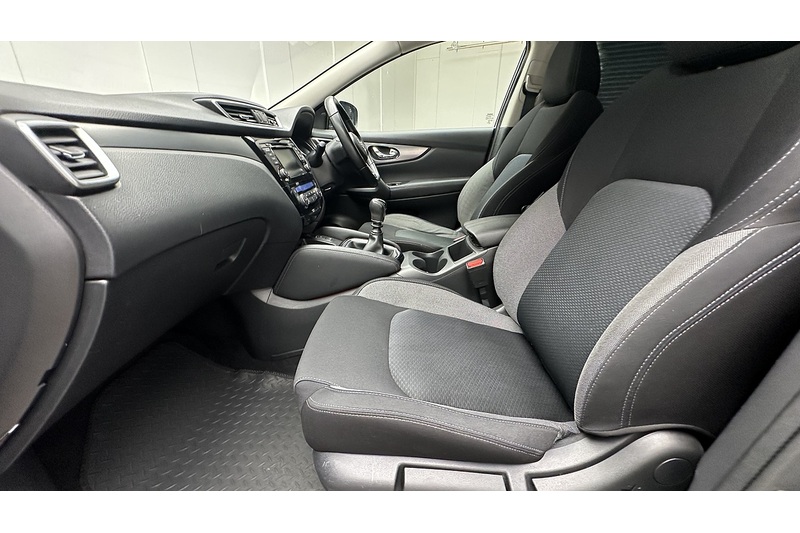 Nissan Qashqai 1.3 DIG-T N-Connecta - U968