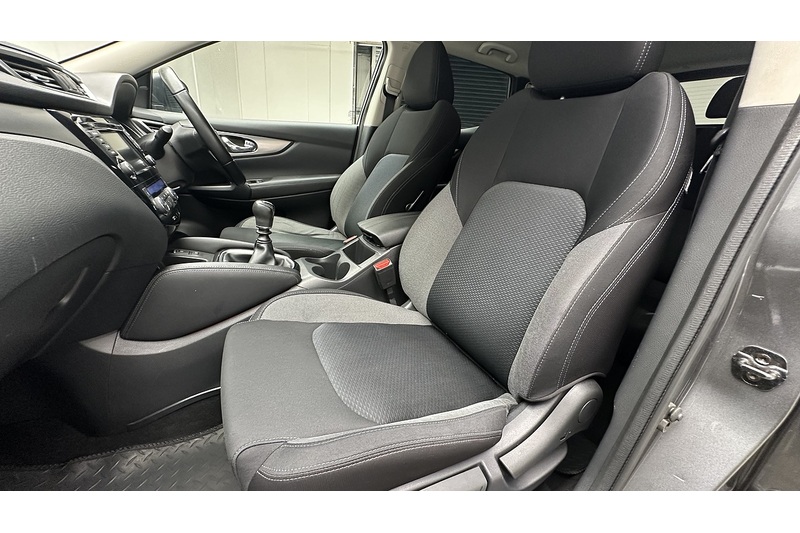 Nissan Qashqai 1.3 DIG-T N-Connecta - U968