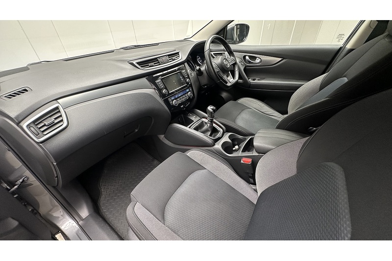 Nissan Qashqai 1.3 DIG-T N-Connecta - U968