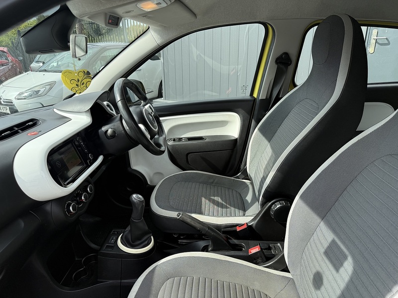 Renault Twingo 1.0 SCe Dynamique Hatchback 5dr Petrol Manual Euro 6 (s/s) (70 ps) - U143