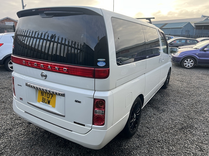 Nissan MPV Elgrand MPV 3.5 Automatic Petrol - U221