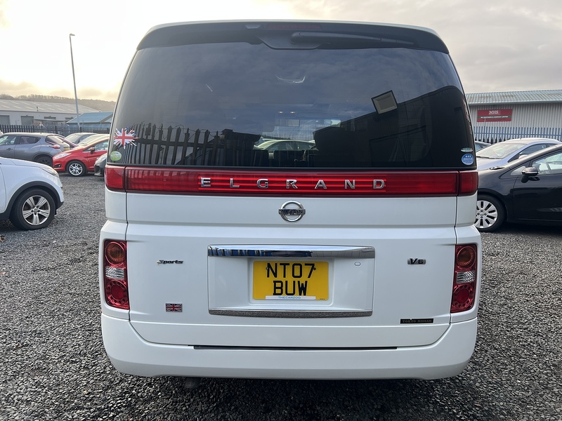 Nissan MPV Elgrand MPV 3.5 Automatic Petrol - U221