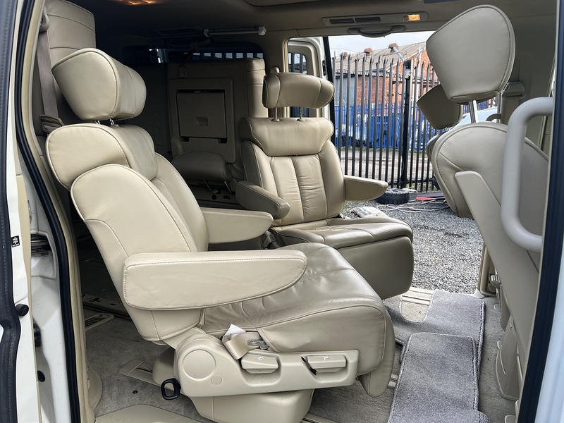 Nissan MPV Elgrand MPV 3.5 Automatic Petrol - U221