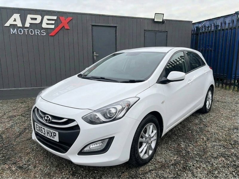 Hyundai i30 1.6 CRDi Blue Drive Active Hatchback 5dr Diesel Manual Euro 5 (s/s) (110 ps) - U250