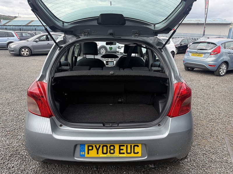 Toyota Yaris 1.4 D-4D SR Hatchback 5dr Diesel Manual (119 g/km, 88 bhp) - U271