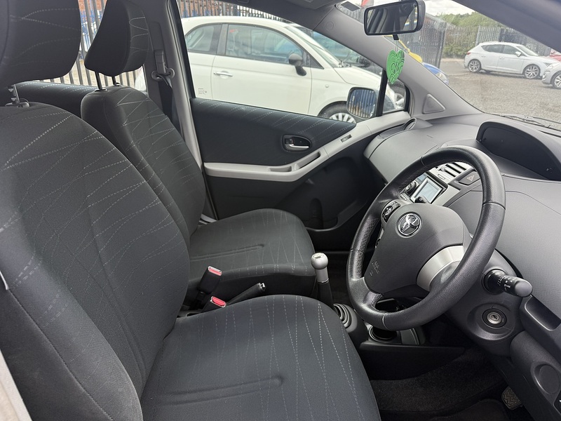 Toyota Yaris 1.4 D-4D SR Hatchback 5dr Diesel Manual (119 g/km, 88 bhp) - U271