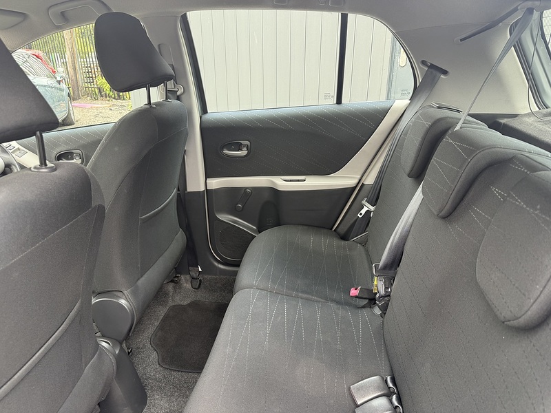 Toyota Yaris 1.4 D-4D SR Hatchback 5dr Diesel Manual (119 g/km, 88 bhp) - U271