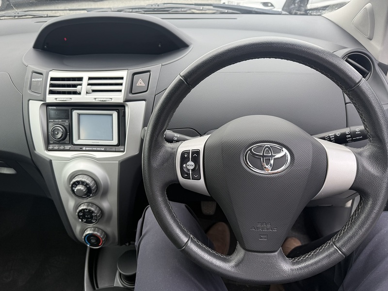 Toyota Yaris 1.4 D-4D SR Hatchback 5dr Diesel Manual (119 g/km, 88 bhp) - U271