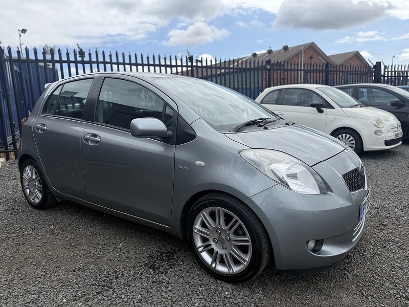 Toyota Yaris 1.4 D-4D SR Hatchback 5dr Diesel Manual (119 g/km, 88 bhp) - U271