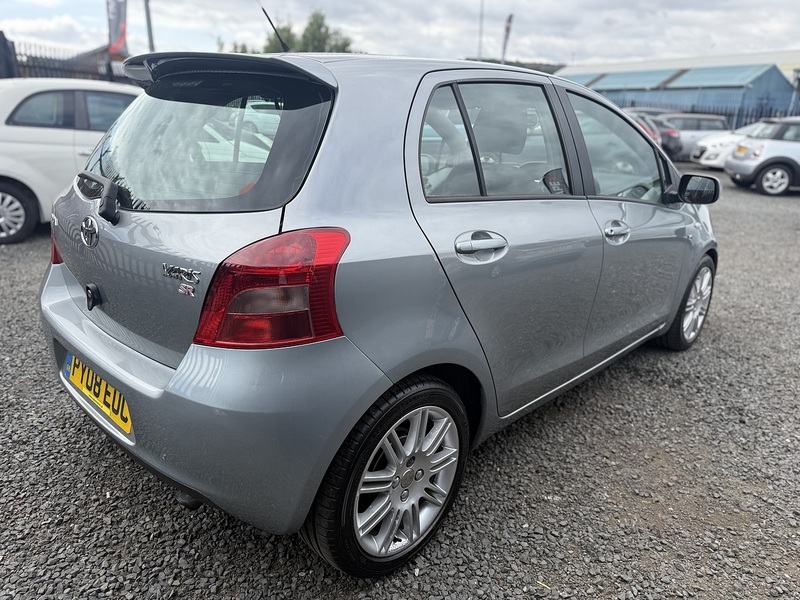 Toyota Yaris 1.4 D-4D SR Hatchback 5dr Diesel Manual (119 g/km, 88 bhp) - U271