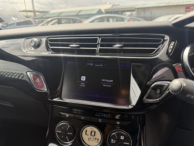 DS AUTOMOBILES DS 3 1.2 PureTech Connected Chic Hatchback 3dr Petrol Manual Euro 6 (82 ps) - U304