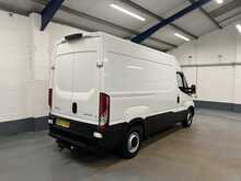 Iveco Daily 2.3D HPI 14V 35S 3520 Panel Van 5dr Diesel HiMatic MWB H2 Euro 6 (s/s) (136 ps) - U1014