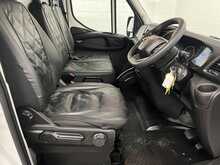 Iveco Daily 2.3D HPI 14V 35S 3520 Panel Van 5dr Diesel HiMatic MWB H2 Euro 6 (s/s) (136 ps) - U1014