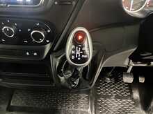 Iveco Daily 2.3D HPI 14V 35S 3520 Panel Van 5dr Diesel HiMatic MWB H2 Euro 6 (s/s) (136 ps) - U1014