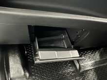 Iveco Daily 2.3D HPI 14V 35S 3520 Panel Van 5dr Diesel HiMatic MWB H2 Euro 6 (s/s) (136 ps) - U1014